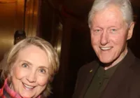 Hillary e Bill Clinton anunciam apoio a Kamala Harris: 'Hora de lutar'