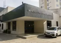 Homem é preso por chamar adolescente de "gostosa" em piscina de prédio