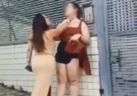 Influenciadora digital agride e enforca mulher na rua