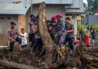 Inundações na Indonésia deixam 57 mortos e 22 desaparecidos