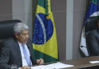 Jerônimo Rodrigues assina acordo de compra dos trens do VLT