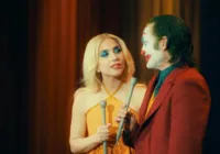 Joaquin Phoenix e Lady Gaga surgem ainda mais loucos em novo trailer de "Coringa"