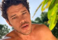 José Loreto faz revelação sobre vida sexual: “Mão inteira”