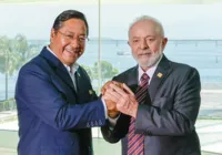Lula chega à Bolívia e expressa desejo de cooperação