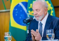 Lula diz que não pretende mexer na aposentadoria dos militares