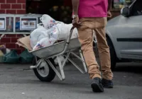 Mais de 30 mi de sacolas plásticas são descartadas todo mês na capital
