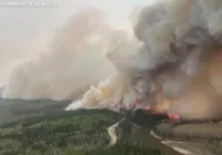 Milhares precisam deixar suas casas no Canadá devido a incêndios