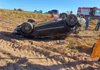Motorista que havia ingerido álcool capota carro e 4 ficam feridos