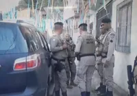 Mulher e criança com autismo são mantidas como reféns em Salvador