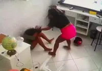 Mulher invade estabelecimento comercial e esfaqueia jovem