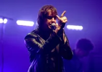Multimilionário, Julian Casablancas diz usou IA por não ter dinheiro