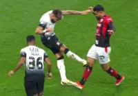 "Não foi com a sola": Veja a análise do VAR em Corinthians x Vitória
