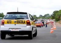 Nova regra atualiza limite de idade a carros de autoescolas