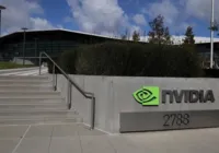 Nvidia supera brevemente os R$ 15 trilhões de capitalização na bolsa