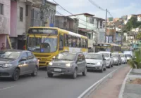 Ônibus rodam na Av. Suburbana após incêndio e policiamento é reforçado