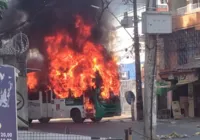 PM se posiciona após liberdade de homens que incendiaram ônibus