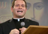 Padre é denunciado pela segunda vez por importunação sexual