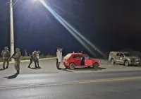 Polícia intensifica busca a grupo que tentou roubar banco na Bahia