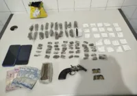 Polícia prende homem com arma e drogas no interior da Bahia