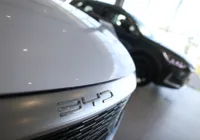 BYD reduz preços de carros elétricos em até 34%; entenda o cenário imagem