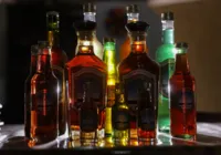 Produção do licor para o arrasta-pé está a todo vapor