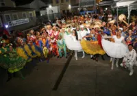 Quadrilhas juninas mantêm tradição centenária da festa