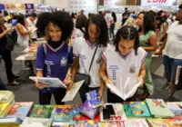 SEC oferta à rede estadual milhares de livros adquiridos na Bienal