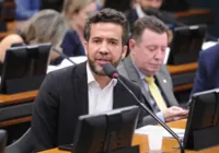 STF tem maioria para tornar Janones réu por postagens contra Bolsonaro