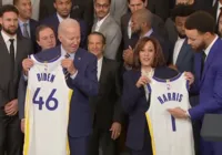 Stephen Curry apoia Kamala Harris para as eleições presidenciais imagem