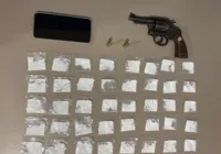 Suspeito de tráfico é preso com drogas e arma