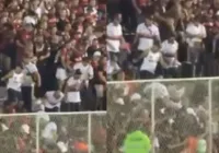Torcedores do Flamengo brigam entre si durante partida no Barradão