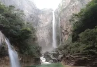 Trilheiro descobre que queda d'água de cachoeira vinha de um cano