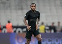 VÍDEO: Zagueiro do Timão rasga o verbo contra imprensa: "Pau no c*"