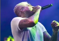 Vídeo: fã de Igor Kannário invade palco de show no interior da Bahia