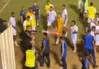 Vídeo: goleiro é baleado por PM durante partida de futebol