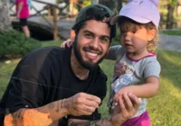 Zé Felipe fica assustado após filha ‘falar’ com “tio Leandro”