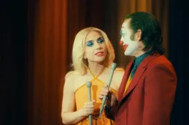 Joaquin Phoenix e Lady Gaga surgem ainda mais loucos em novo trailer de "Coringa" - Imagem