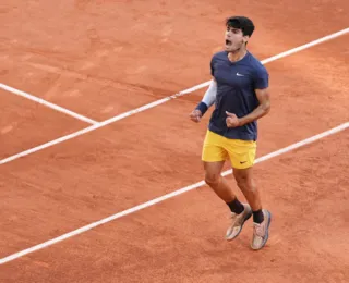 Alcaraz vence Zverev e é campeão de Roland Garros pela primeira vez