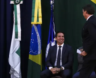 Após escândalo, Bolsonaro decide não comparecer a convenção de Ramagem