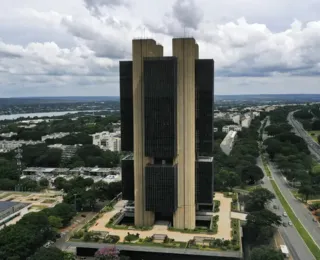 Senado adia votação de PEC do BC após governo sinalizar acordo