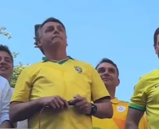 Bolsonaro volta a questionar resultado das urnas em 2022