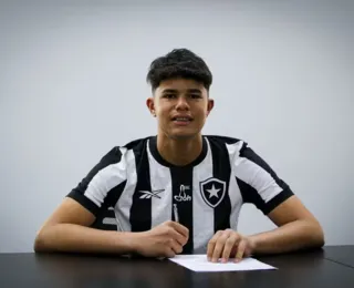 Botafogo contrata filho do ex-goleiro Bruno para o time sub-14