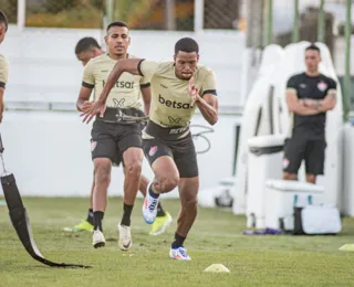 Com novo zagueiro, Vitória treina no Ceará antes de viagem para o RS