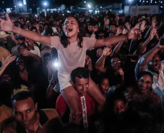 Confira a ordem dos shows no Parque de Exposições neste sábado