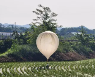 Coreia do Norte envia balões com lixo e fezes à Coreia do Sul