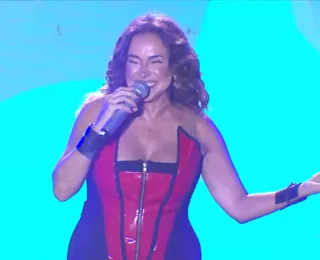 Daniela Mercury leva forró nordestino clássico ao Parque de Exposições