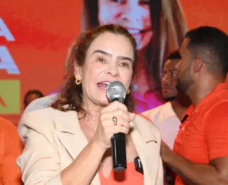 Drª Joanira reafirma compromisso com profissionais da Educação de Una