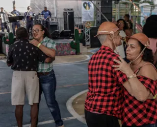 E o forró do tempo em que soltar balão era poesia se ajusta e segue