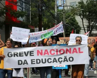 Em assembleia, professores da Ufba decidem manter greve