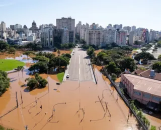 Especialistas avaliam abrir um canal para escoar água no RS